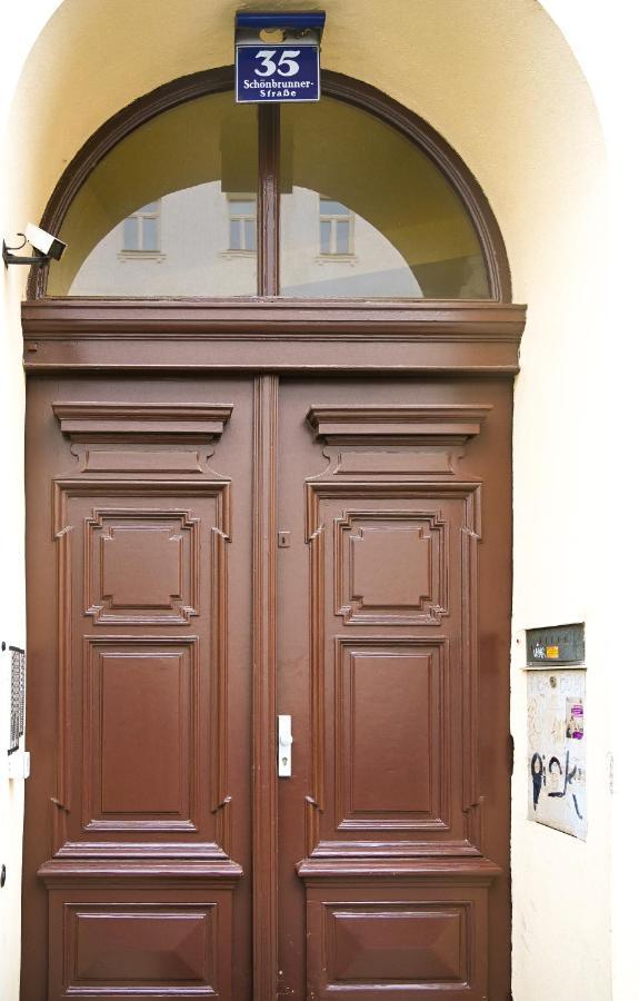 Modern Naschmarkt Apartment Wien